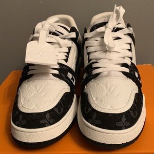 Louis Vuitton LV Trainer “black and white”